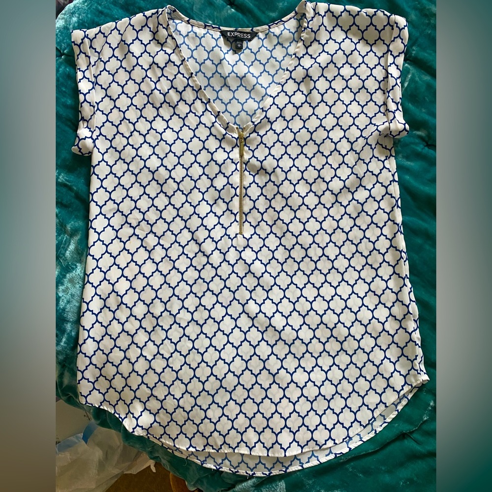 Express ~ white with navy detail and gold zipper front. Size M